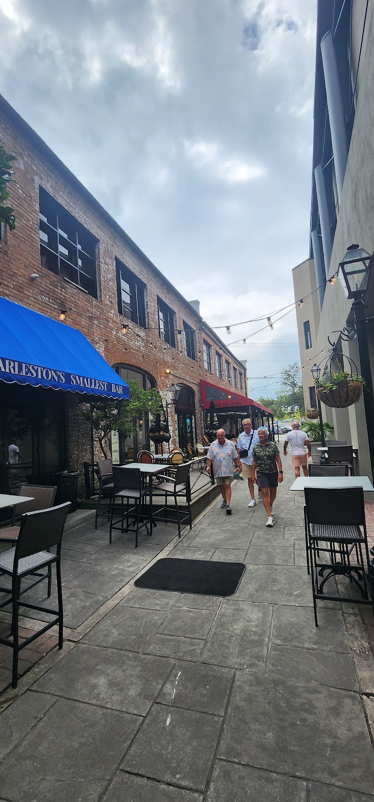 Victor's Seafood & Steak